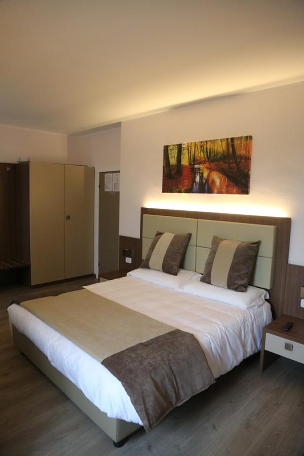 Donna Matilde Hotel Пескокостанзо Екстериор снимка
