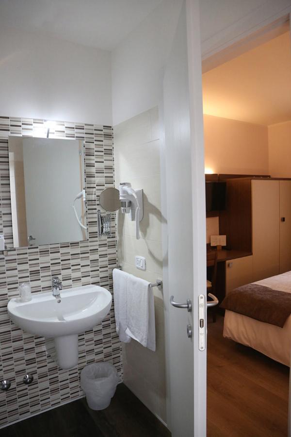 Donna Matilde Hotel Пескокостанзо Екстериор снимка