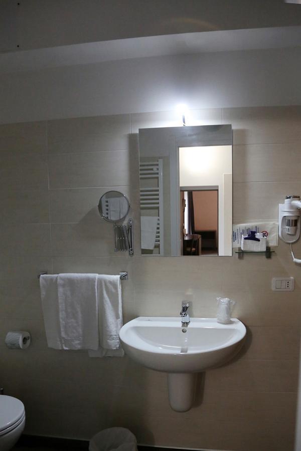 Donna Matilde Hotel Пескокостанзо Екстериор снимка